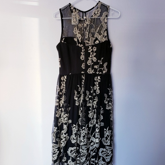 NWOT Black Floral Embroidered Sheer Long Dress 8 - Picture 6 of 7